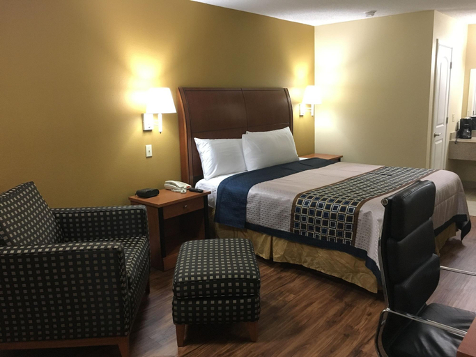 Bedroom 2, Super 8 Motel - Navasota, Grimes