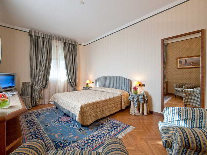Bedroom 4, Grand Hotel Nizza e Suisse, Pistoia