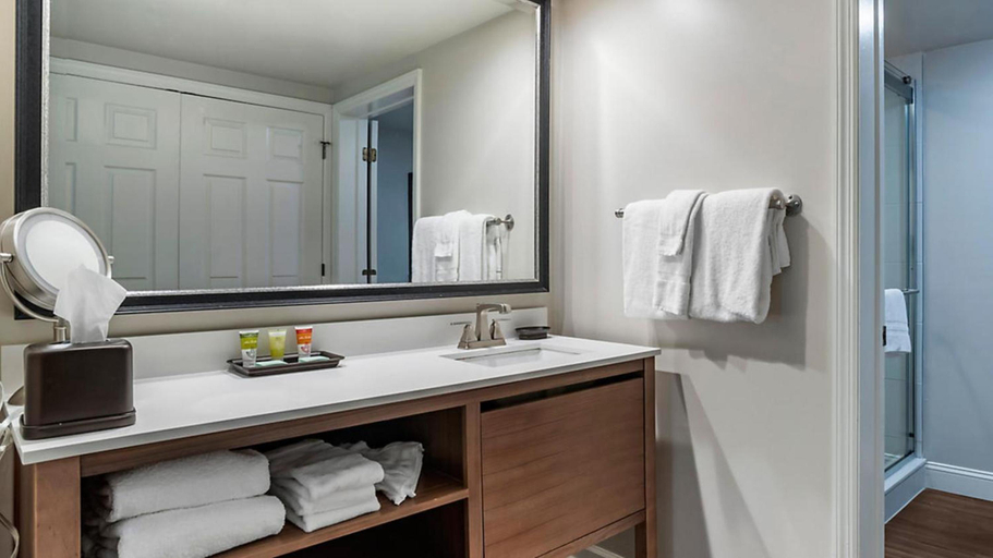 Bathroom 4, Bluegreen Vacations Suites at Hershey, Dauphin