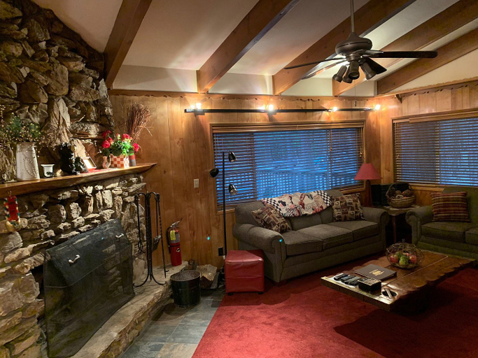 Bedroom 2, The Redwoods In Yosemite, Mariposa