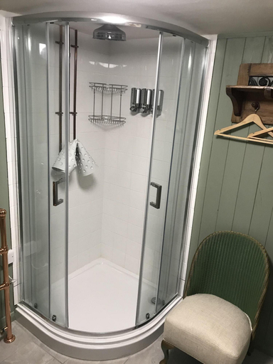 Bathroom 5, Chalk And Cheese, Cambridgeshire