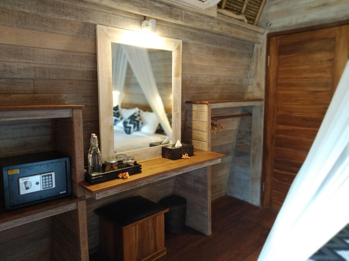Room 2, HoneyBee Huts, Klungkung