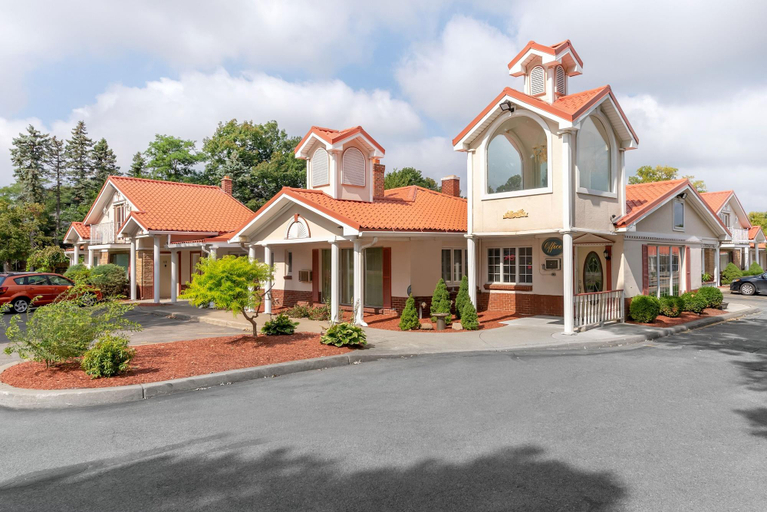 Exterior & Views