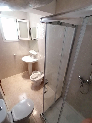Bathroom 5, Hostal Saturno, Baleares