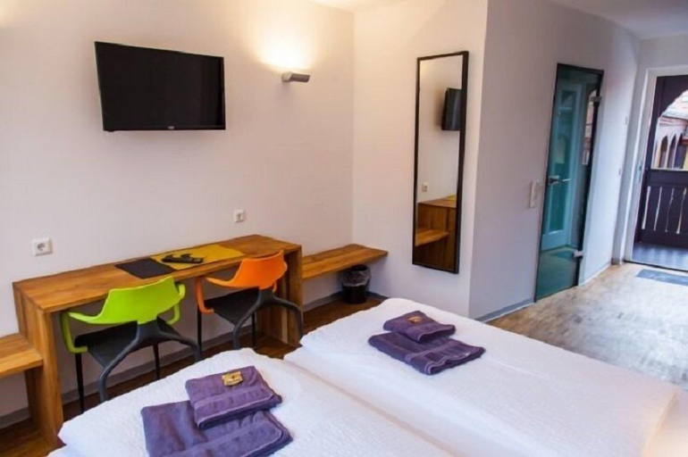 Bedroom 4, Apartmenthaus Heiligenthaler Hof, Landau in der Pfalz