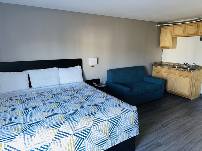 Bedroom 3, Motel 6 Mobile Al Airport Blvd, Mobile