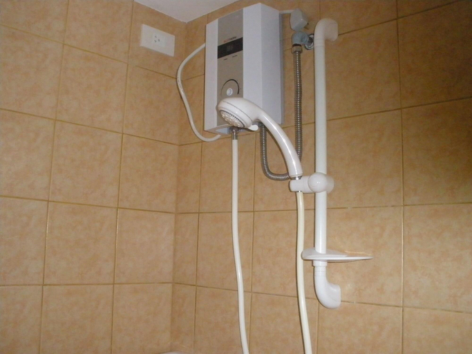 Bathroom 4, Casa Bel Inn, Baguio City