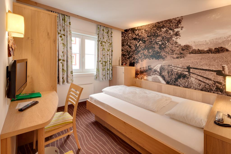 Bedroom 4, Hotel Grüner Baum, Zell am See