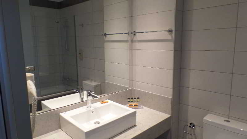 Bathroom, Rhodos Horizon Resort, South Aegean
