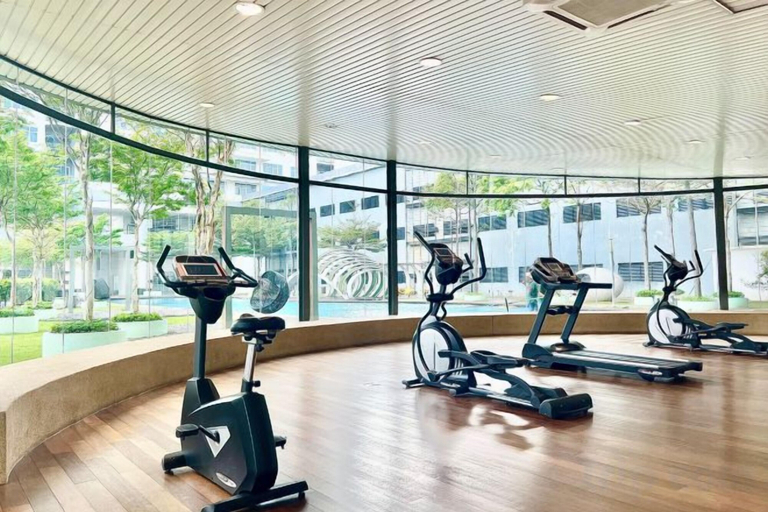 Fitness facility 3, Puchong SkyPod Residence 1-10pax next to IOI Mall Wi-Fi MRT, Puchong