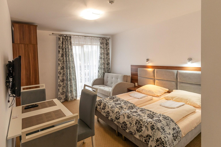 Room 4, Rentplanet Apartamenty Okrzei, Jelenia Góra