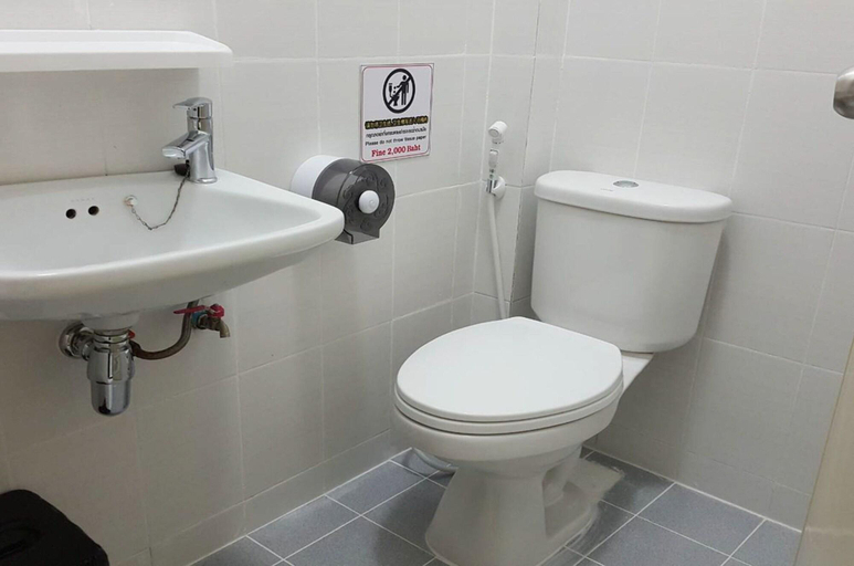Bathroom 3, Baan Pinklao, Bangkok Noi