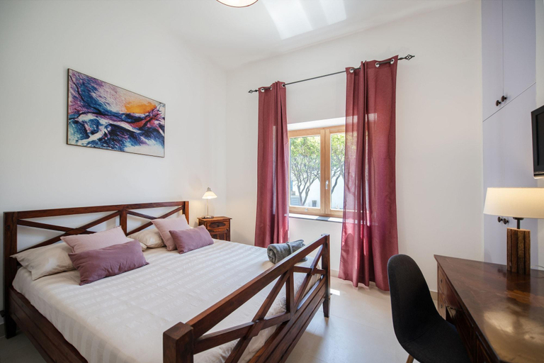 Bedroom 3, Prochytea, Napoli
