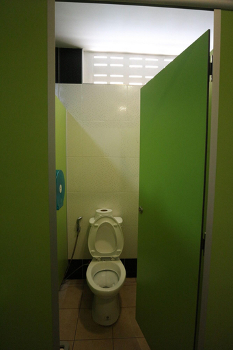 Bathroom 4, Mahannop Hostel, Phra Nakhon
