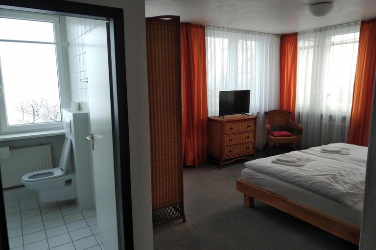 Room 3, Atelierhaus Budget Hotel, Esslingen
