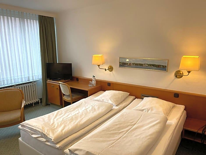 Bedroom 3, Hotel Flensburger Hof, Flensburg