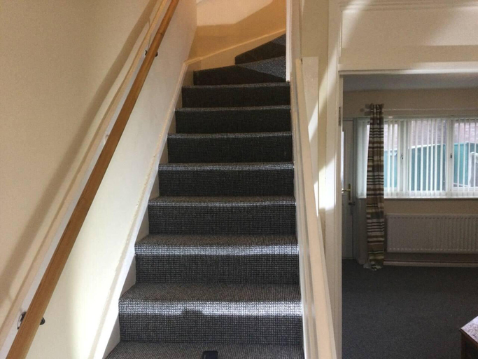 Public Area 2, Nice Residential Within Easy Reach To Town, Manchester