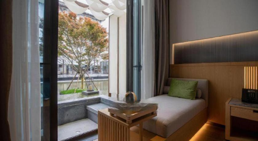 Bedroom 3, Jiaxing Yuehe Hotel, Jiaxing