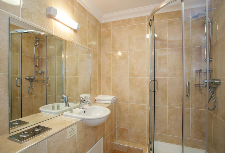 Bathroom 3, The Corbyn Apartments, Torbay