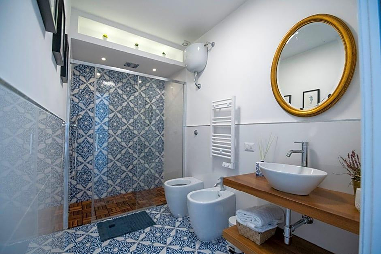 Bathroom 5, Crudo Home, Napoli
