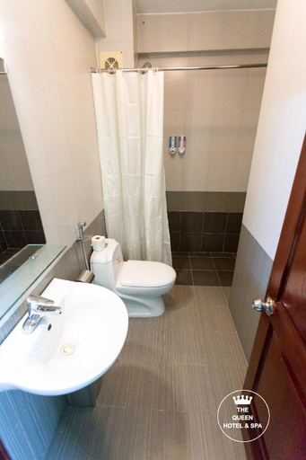 Bathroom 4, The Queen Hotel And Spa 2, Hoàn Kiếm