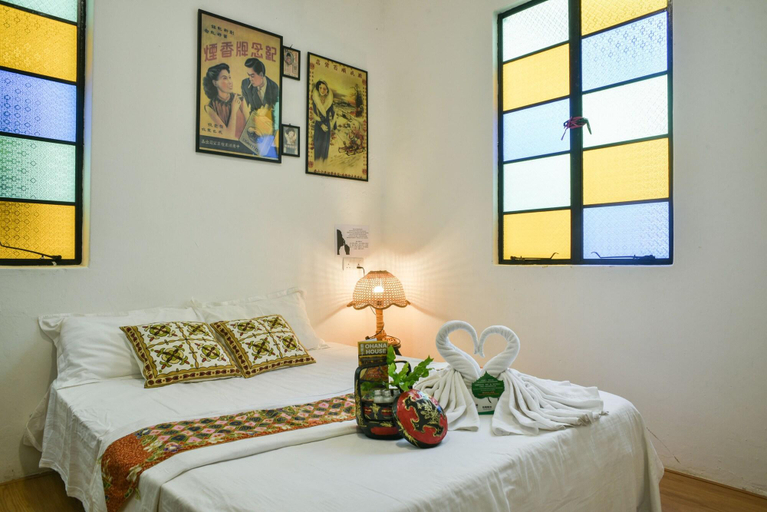 Room 2, Ohana House Hq, Malacca City