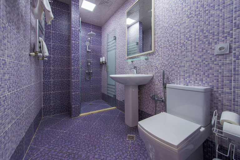 Bathroom 4, Two Seasons Boutique Hotel, Baku