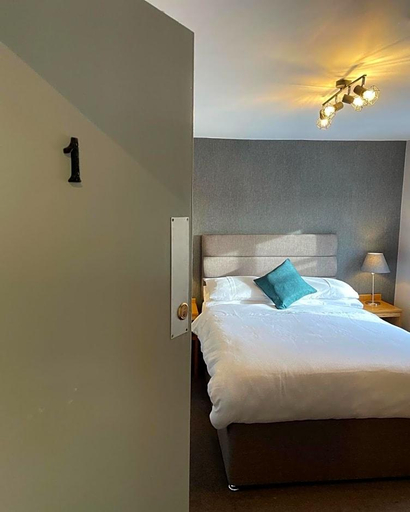 Bedroom 3, Tollemache Arms, Cheshire East