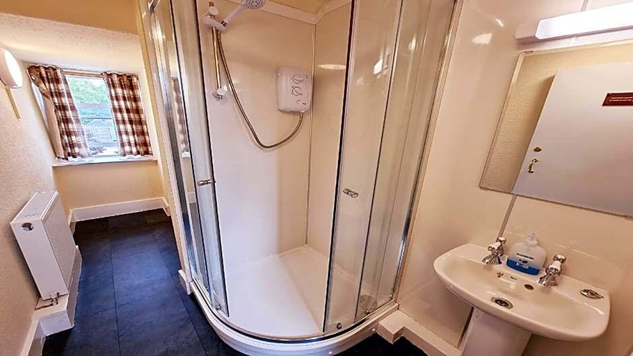 Bathroom 3, Roy Bridge Hotel, Highland