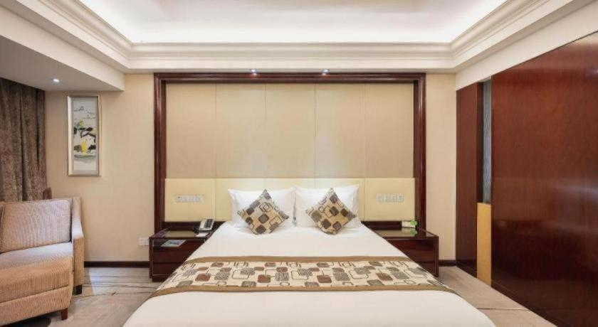 Bedroom 3, Kunshan Hotel, Suzhou