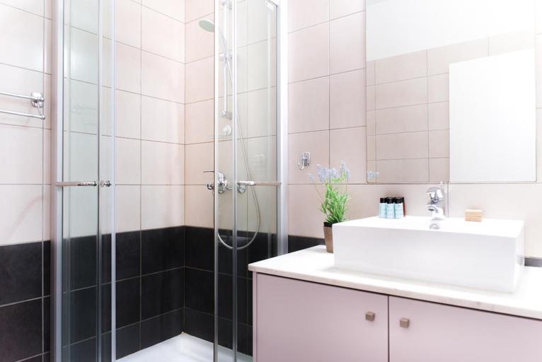 Bathroom 5, Napian Suites