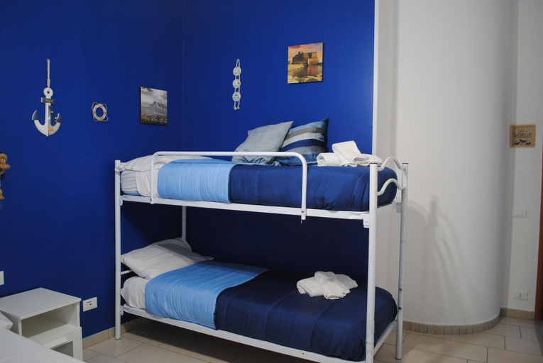Bedroom 4, Molo 5, Napoli