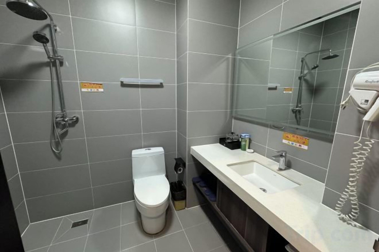 Bathroom 4, Xiqian Yujing Holiday Hotel, Tangshan