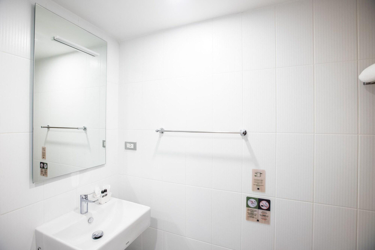 Bathroom 4, Cubic Bangna Hotel, Bang Na
