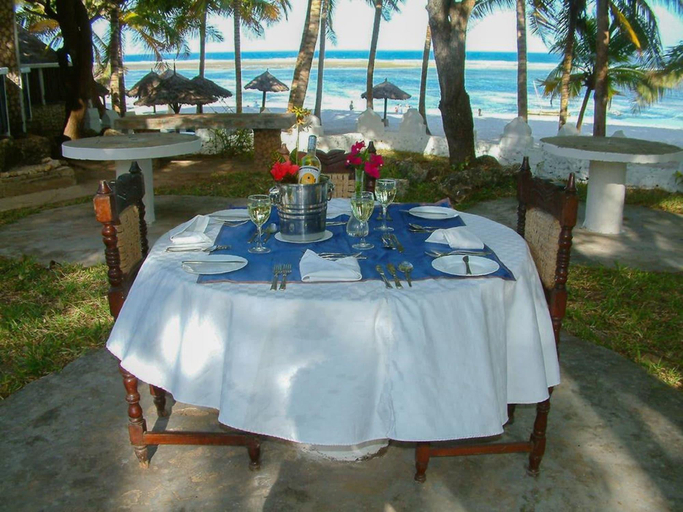 Restaurant 3, The Coconut Beach Boutique Lodge & Spa, Matuga