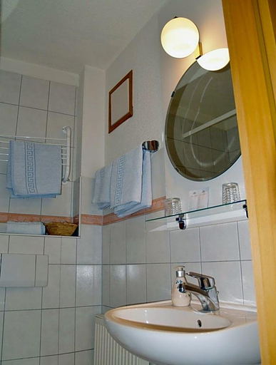 Bathroom 3, Goldenes Fass, Würzburg