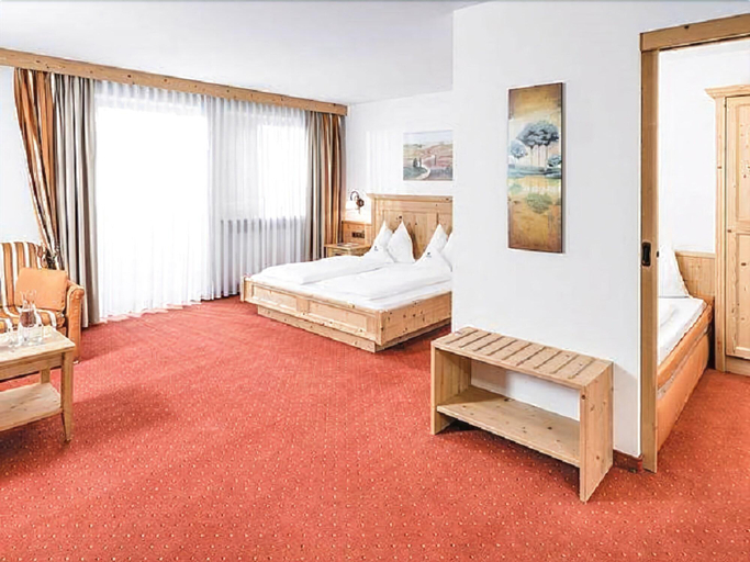 Bedroom 3, Hotel Schneeberg - Family Resort & Spa, Bolzano
