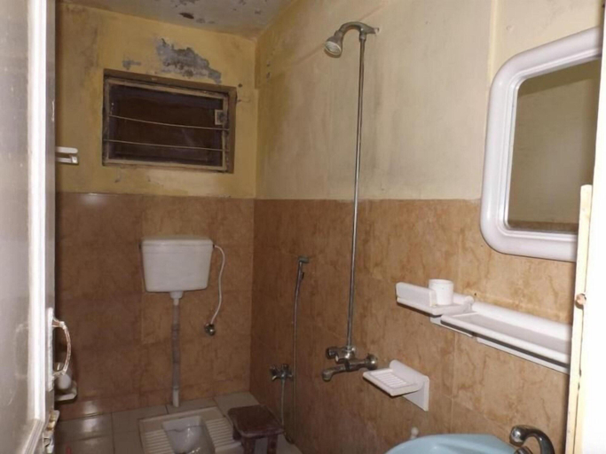 Bathroom 4, Mountain Tower Hotel, Rawalpindi