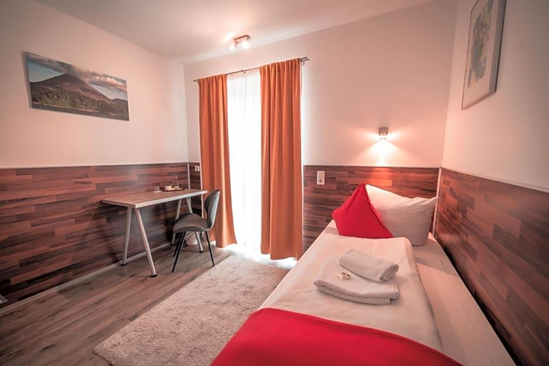 Bedroom 1, SSC Sport + Seminarcenter Radevormwald, Oberbergischer Kreis