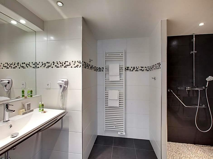 Bathroom 3, Grand Hotel de Solesmes, Sarthe