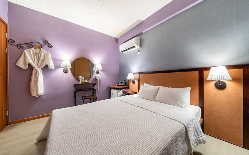 Bedroom 5, Oryu Bon Motel, Guro