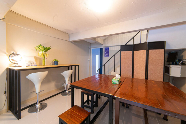 Public Area 3, Napa Hostel Samrong Station, Muang Samut Prakan