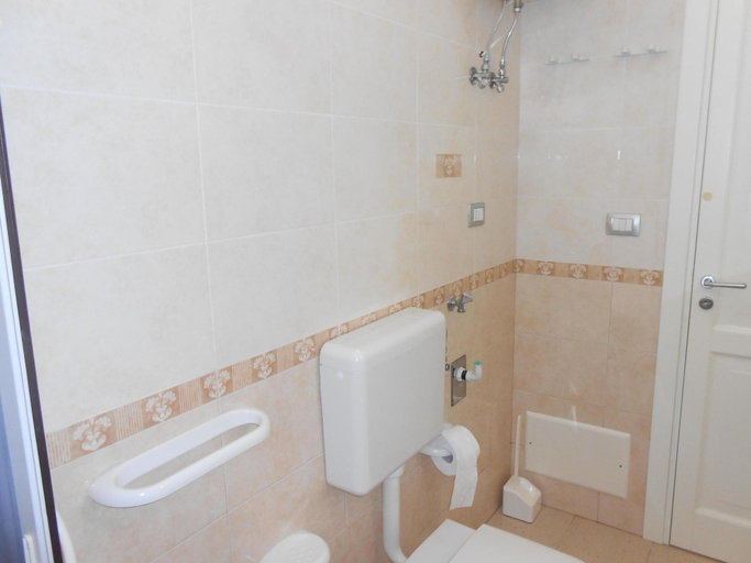 Bathroom 4, Casa Sasha, Lecce