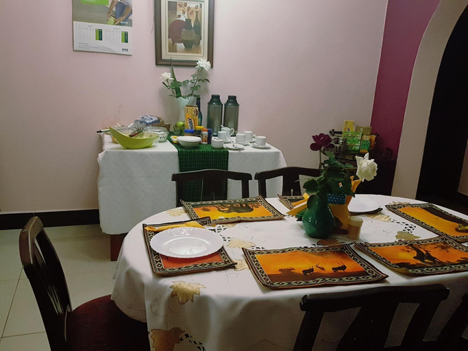 Food & Drinks, Sheevy's Bed N Breakfast, Fort Portal