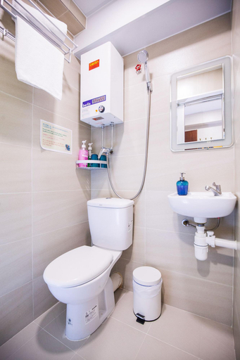 Bathroom 4, HK International Hostel, Kowloon