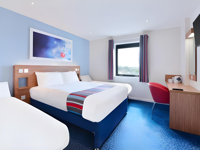 Bedroom 3, Travelodge Maidstone Central, Kent