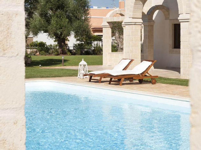 Pool 4, Dimora Donna Lucrezia, Brindisi