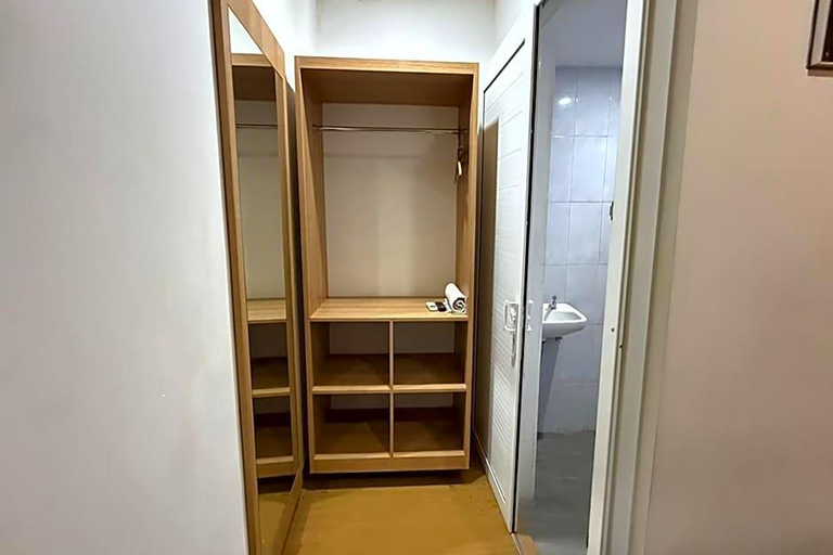 Room 4, Senayan Suites, Jakarta Selatan
