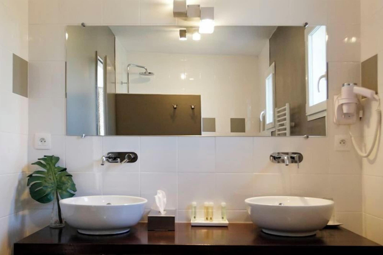 Bathroom 5, Les Villas du Château de Lastours, Aude