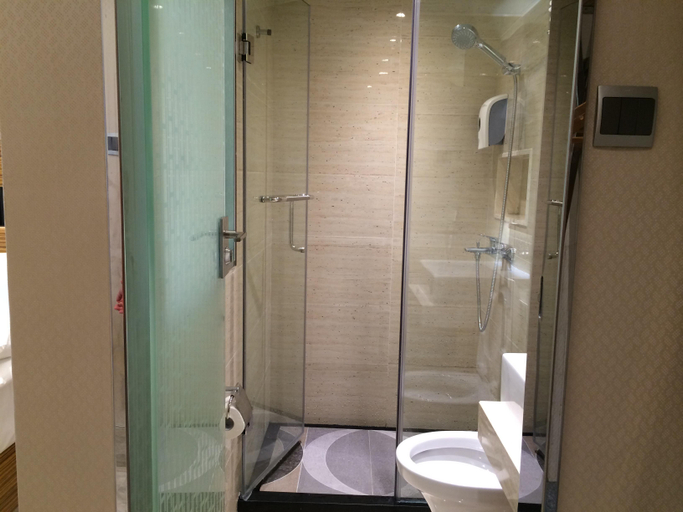 Bathroom 5, Hong Thai Hotel, Macao